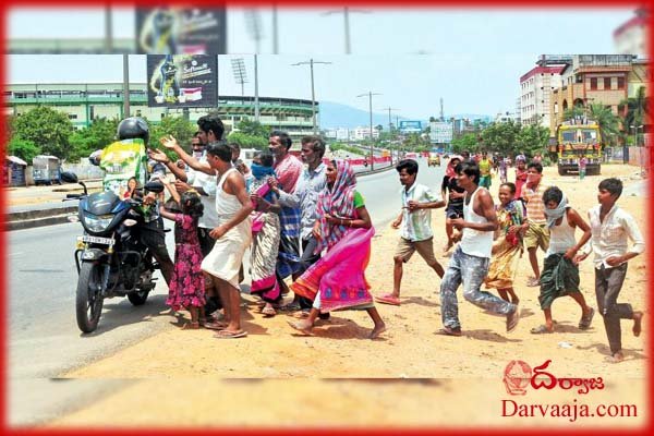 lockdown-anniversary-india-coronaviruscoronavirus-25 క‌రోనా లాక్‌డౌన్… క‌‌న్నీటి దృశ్యాలు !