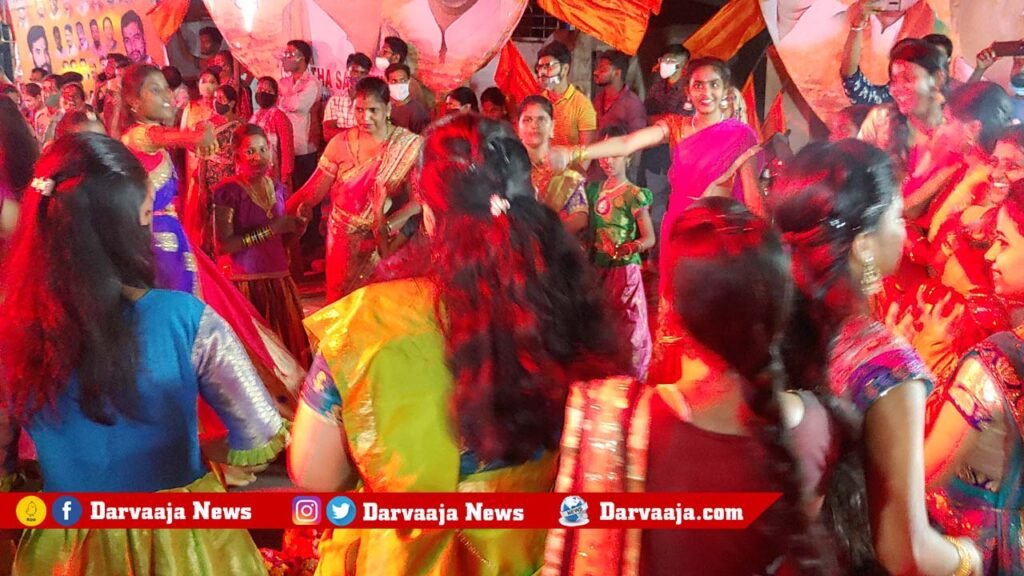 15-1024x576 అంబరాన్నంటిన ‘బతుకమ్మ’ సంబురాలు