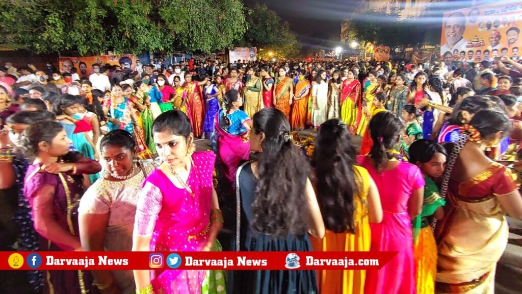 18-1024x576 అంబరాన్నంటిన ‘బతుకమ్మ’ సంబురాలు
