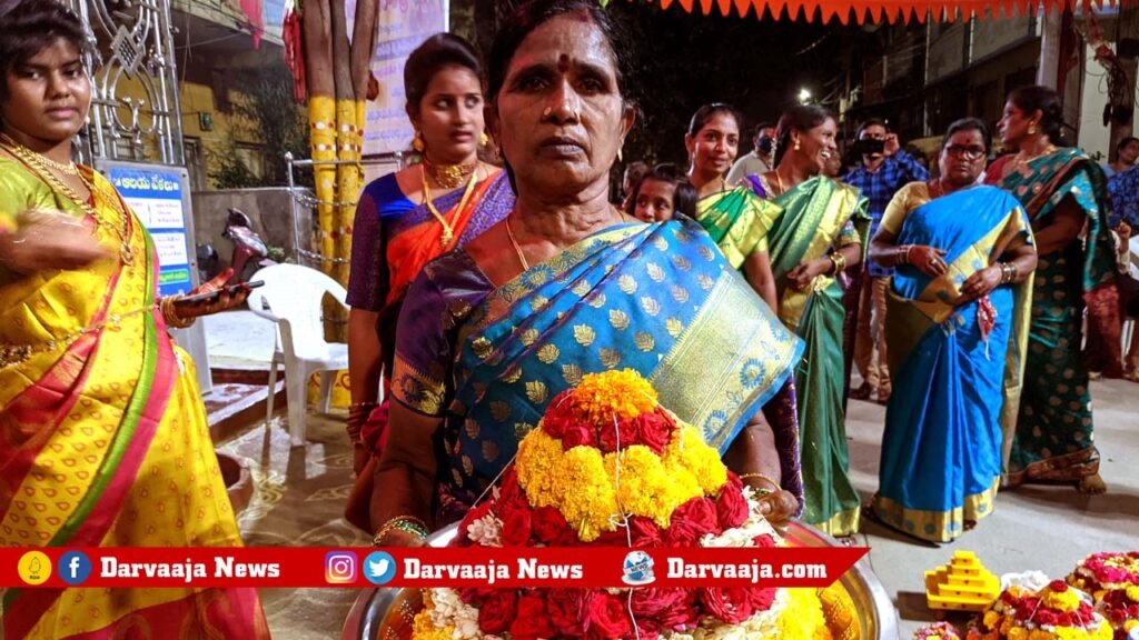 4-1024x576 అంబరాన్నంటిన ‘బతుకమ్మ’ సంబురాలు