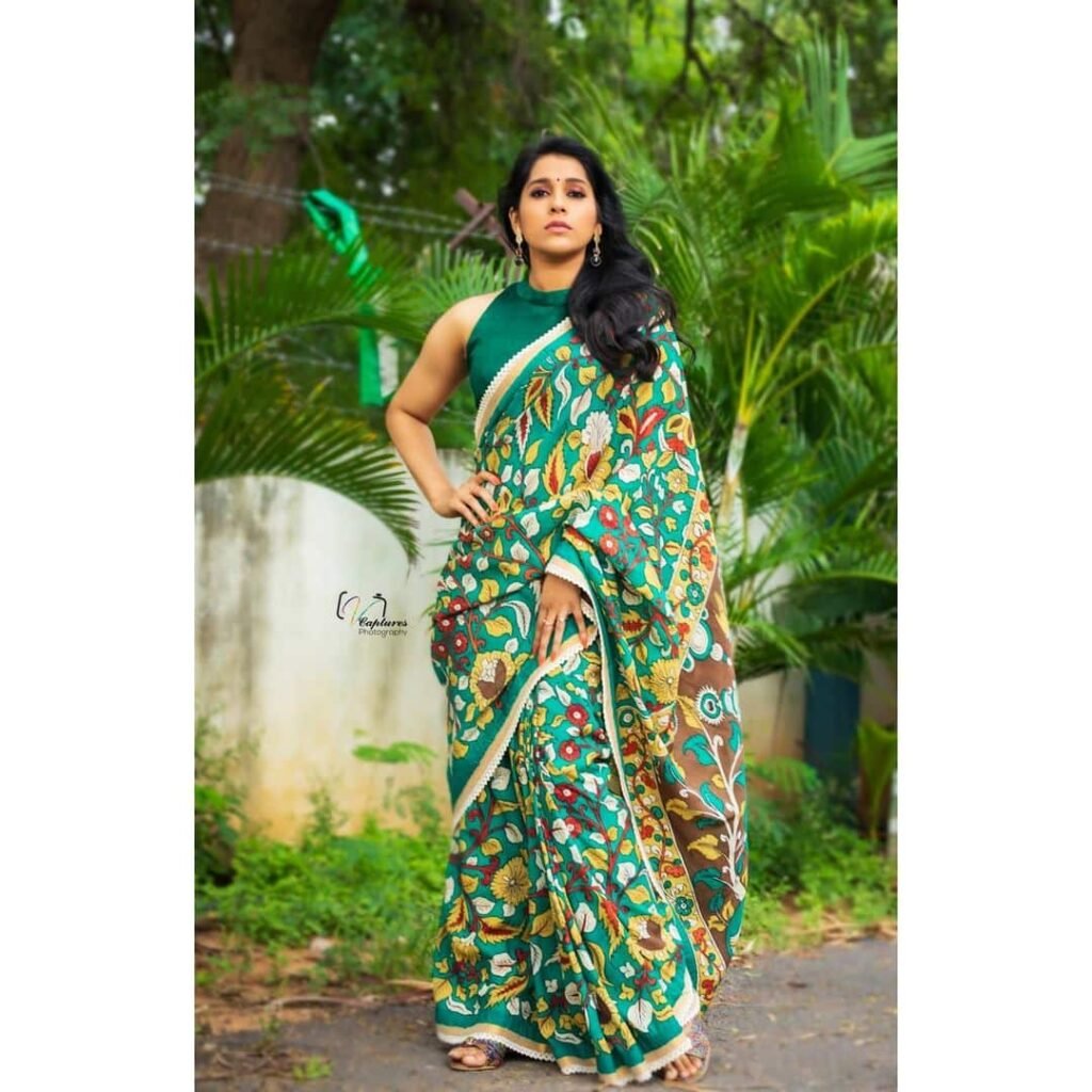 rashmi-gautam-57-1024x1024 పూల పూల చీరతో పరువాల వాన కురిపిస్తున్న రష్మి