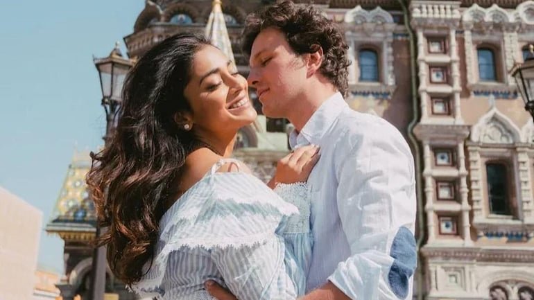 Shriya-Saran-Andrei shriya saran: భర్తను ముద్దులతో ముంచెత్తుతున్న శ్రియ సరన్..