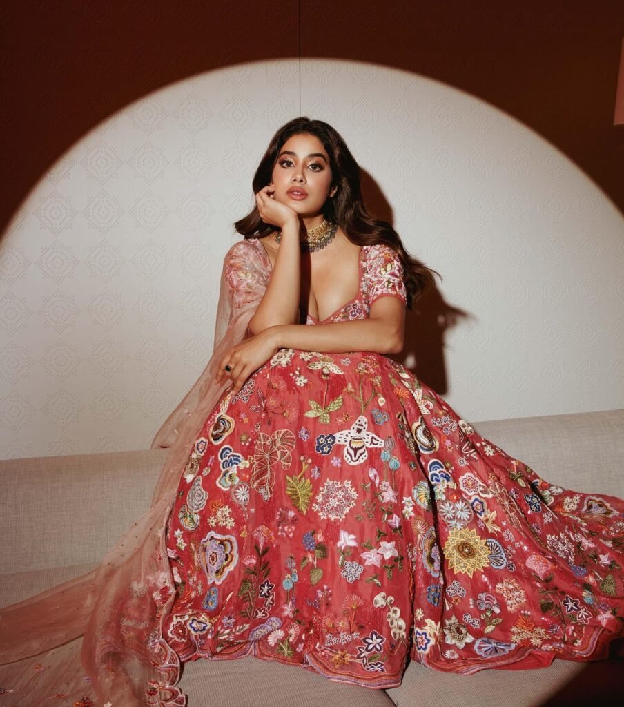 janhvikapoor8-904x1024 Janhvi Kapoor: అందాల విందుతో రెచ్చిపోతున్న జాన్వీ కపూర్..