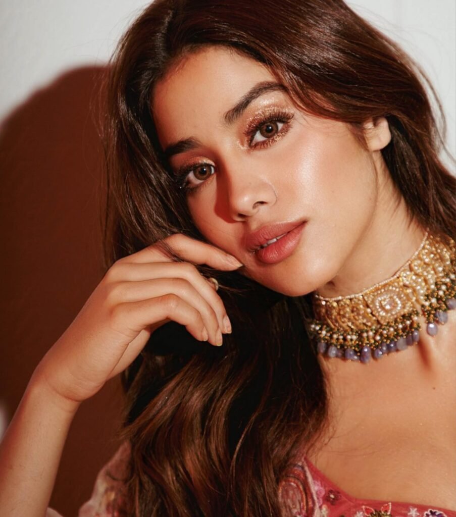 janhvikapoor9-903x1024 Janhvi Kapoor: అందాల విందుతో రెచ్చిపోతున్న జాన్వీ కపూర్..