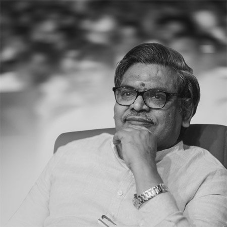 sirivennela-seetharama-shastri మీరు స్వర్గంలో ఉన్నారు.. నేను హైదరాబాద్ లో ఉన్నా.. అదే తేడా: రామ్ గోపాల్ వర్మ