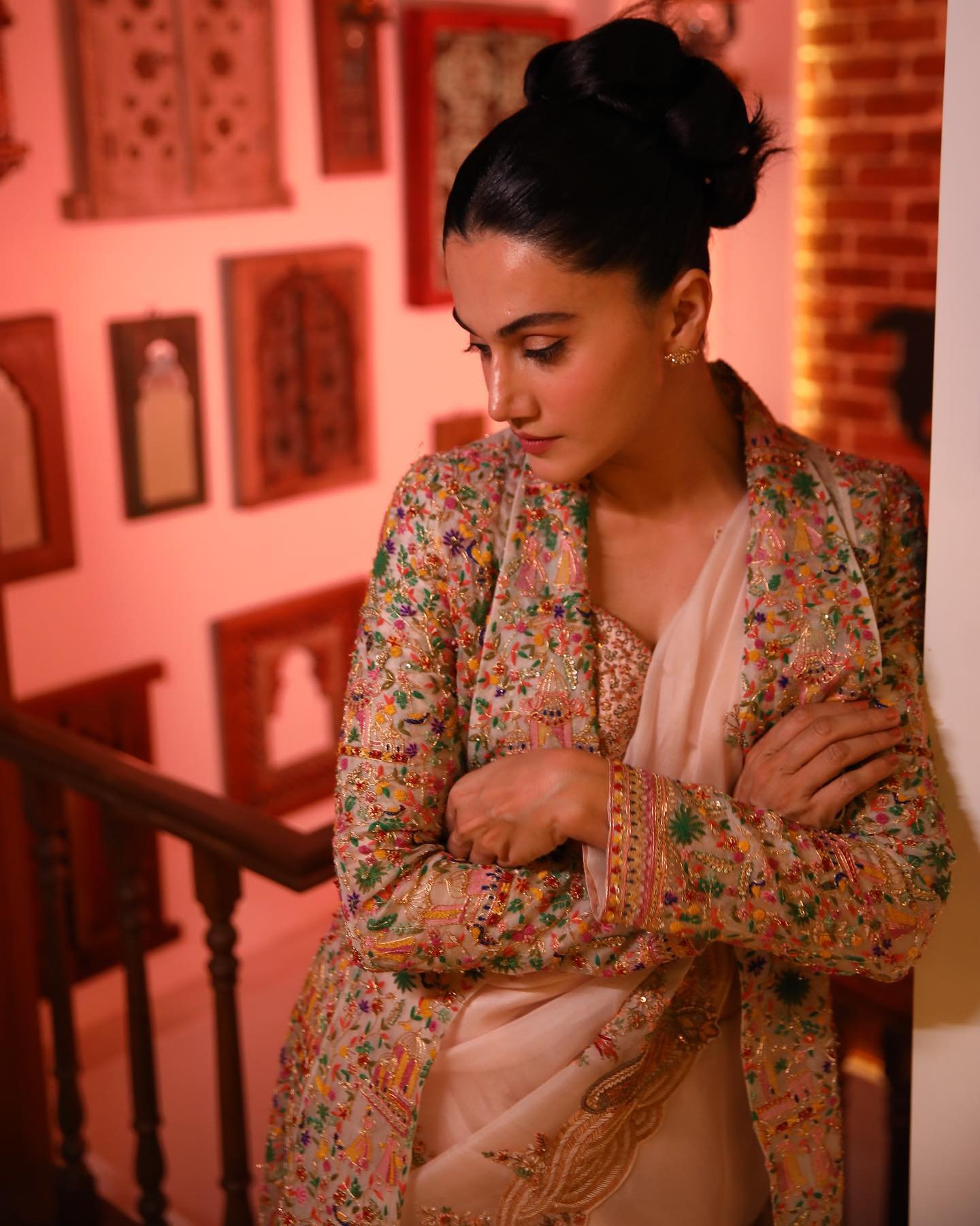 taapsee-20220407-0003 Taapsee Pannu | క‌ల‌ర్‌ఫుల్ డ్రెస్ అదర‌గొడుతున్న తాప్సీ.. !