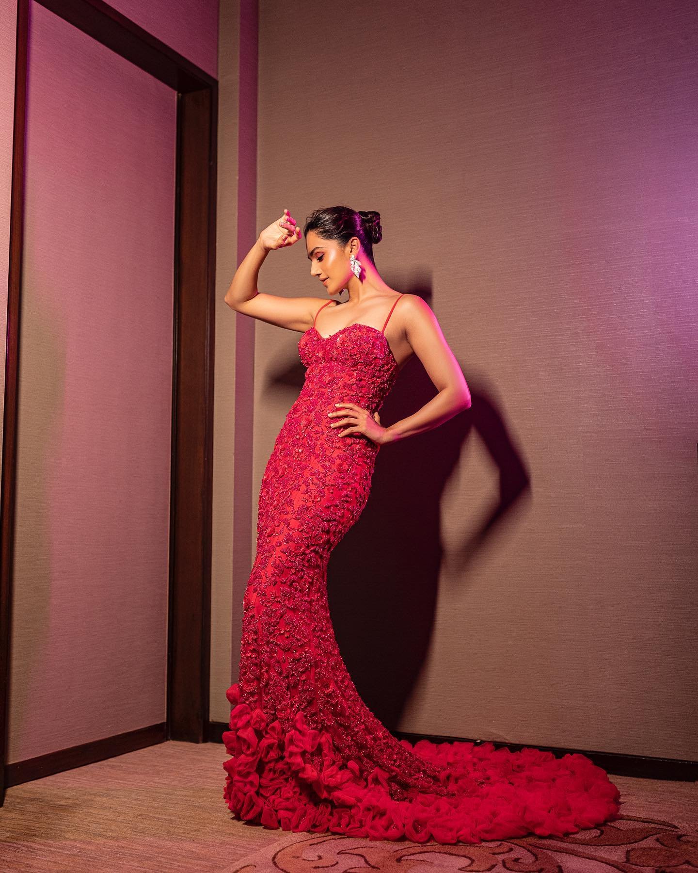 taapsee-20220407-0005 Taapsee Pannu | క‌ల‌ర్‌ఫుల్ డ్రెస్ అదర‌గొడుతున్న తాప్సీ.. !