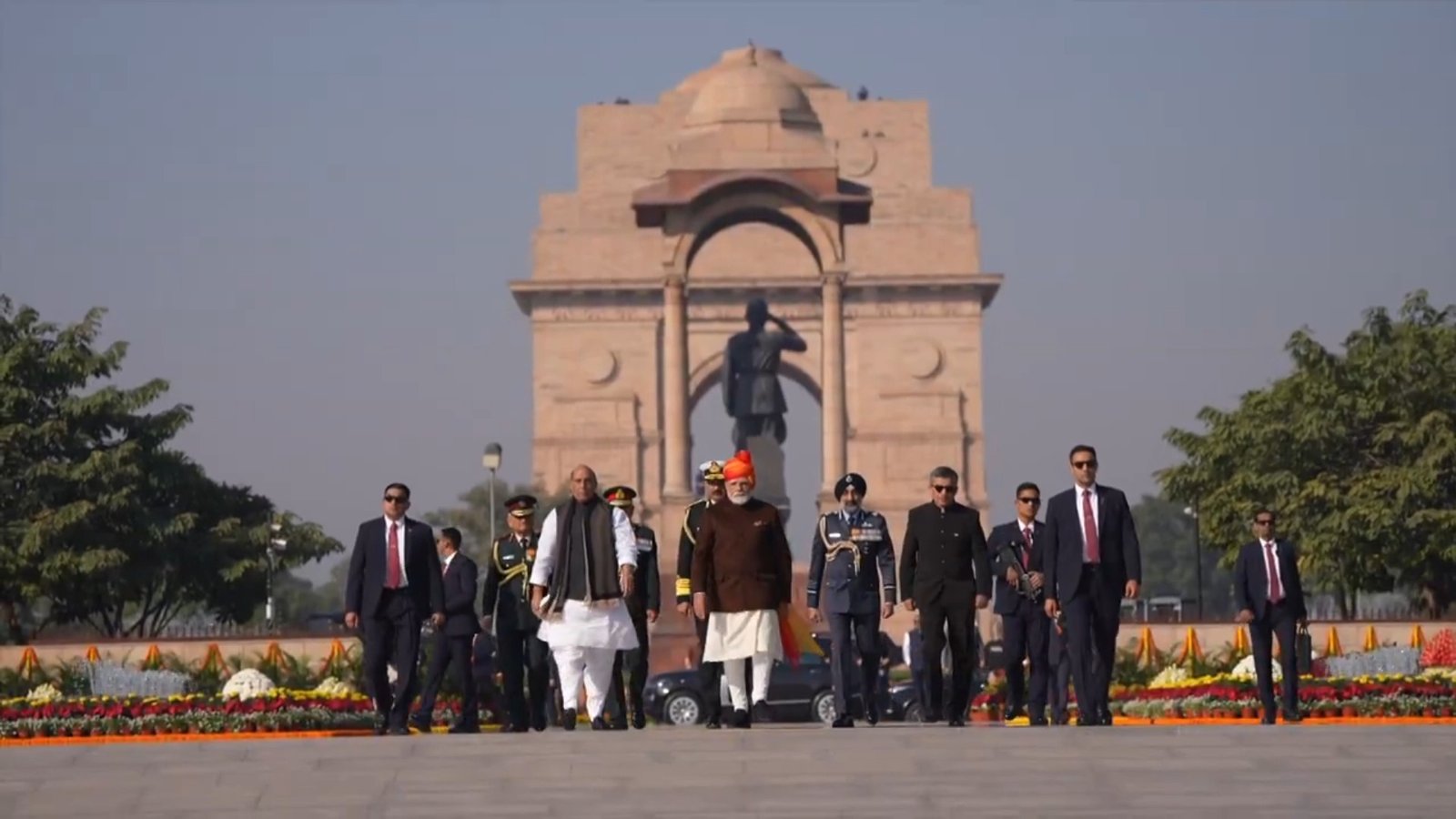 76th Republic Day: PM Modi pays tribute at National War Memorial